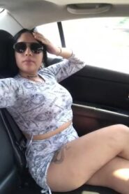 Watch – horny passenger in uber, touches herself on the trip