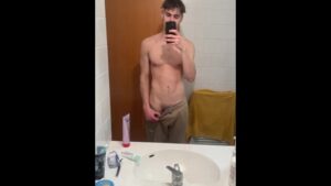 Watch – Une petite envie avant la douche 🙄