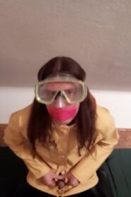 Watch – Scuba Mask and Raincoat Breathplay Masturbation