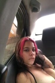 Watch – I ate my coworker’s delicious pussy in the back seat of an Uber