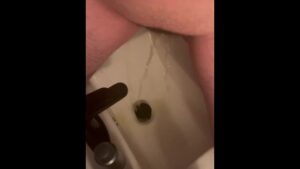 Watch – spread my legs and pissed in the sink