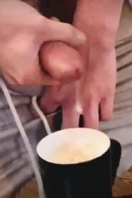 Watch – Extra frothy coffee