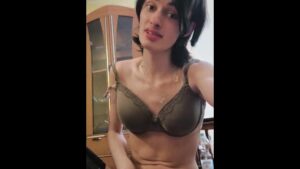 Watch – Sexy Girl Carolina make Liveshow so hot