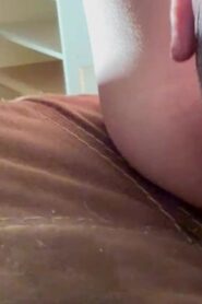 Watch – Amateur masturbating