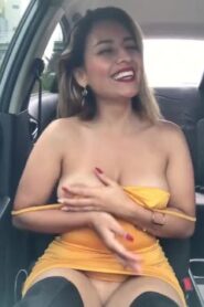 Watch – beautiful latina masturbates in the front seat of the uber