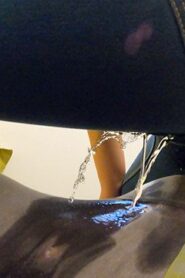 Watch – this slut pisses on his cock to be fucked