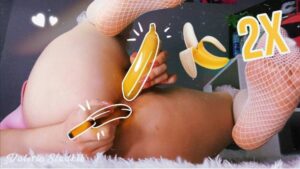 Watch – Schoolgirl fucks herself with bananas in both holes