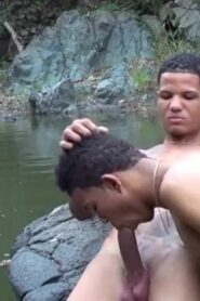 Watch – Latino guys with chiseled bods give head outdoors