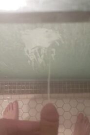 Watch – Big dick pissing in the shower