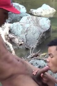 Watch – Sexed-up Latino twinks indulge in outdoor oral fun